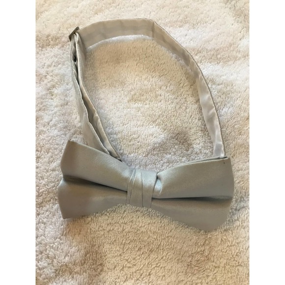 Men's Gray Bow Tie‎ Adjustable Length - Picture 9 of 9